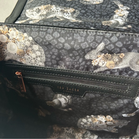 Ted Baker ~ Faux Leather Tote with Top Handle ~ Black with Rose Gold Hardware - Picture 11 of 17